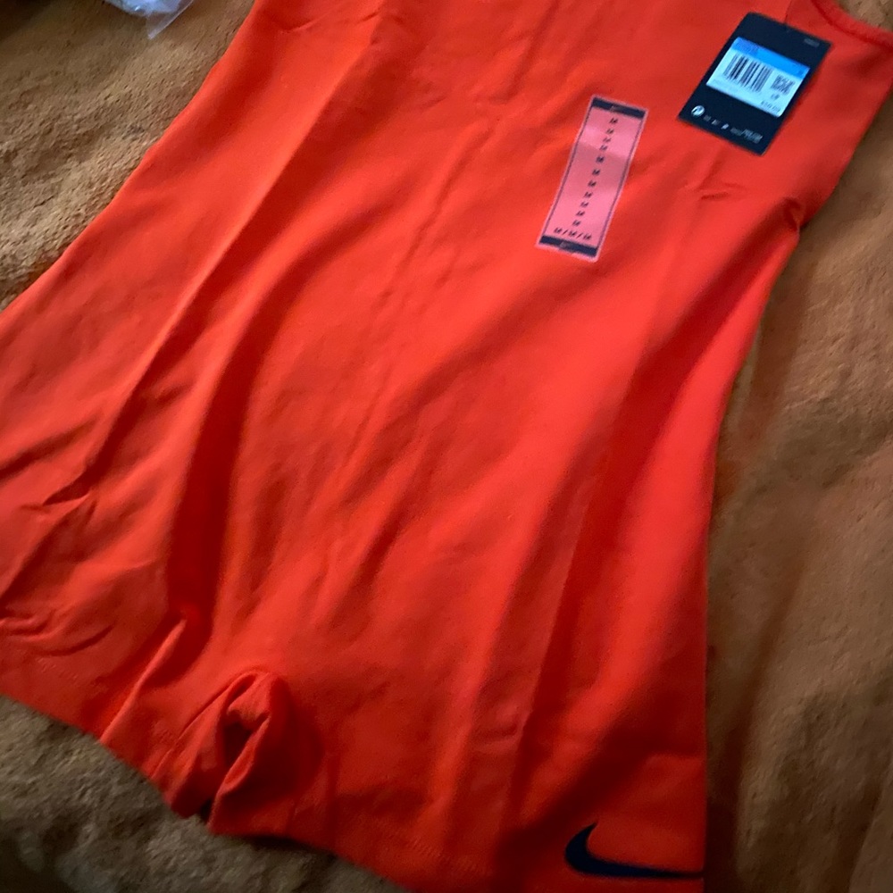Nike - Picture 1 of 2